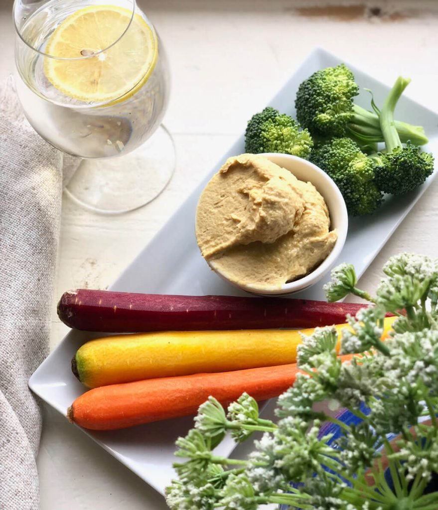 Hummus and vegetables
